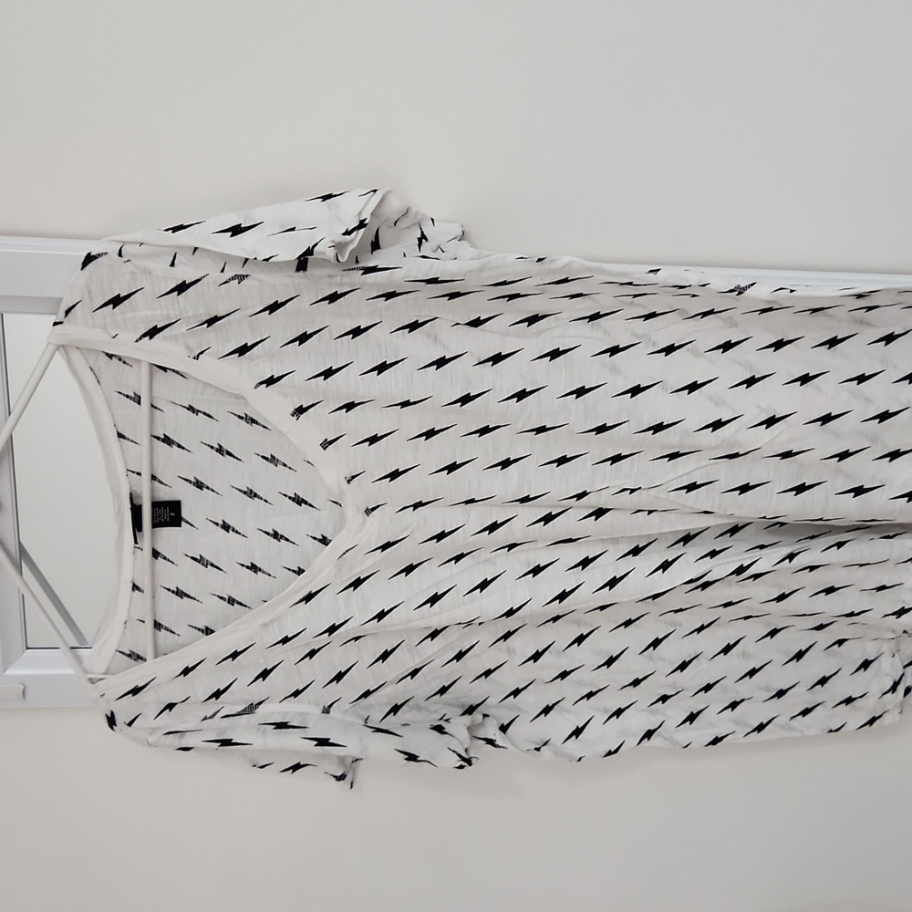 Lighning t shirt